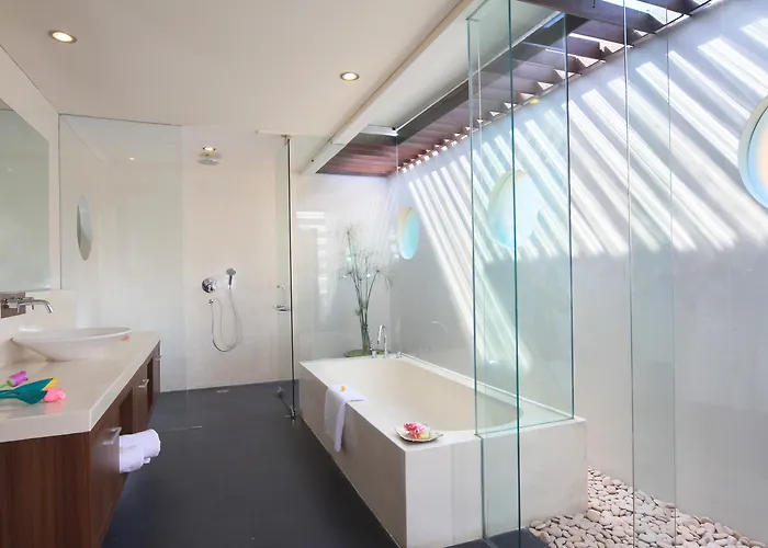 ホテル Destiny And Residences 4*