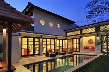 ホテル Destiny And Residences 4*