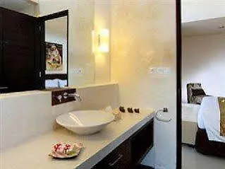 ホテル Destiny And Residences 4*